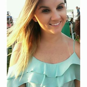 Meet your Posher, Jenn